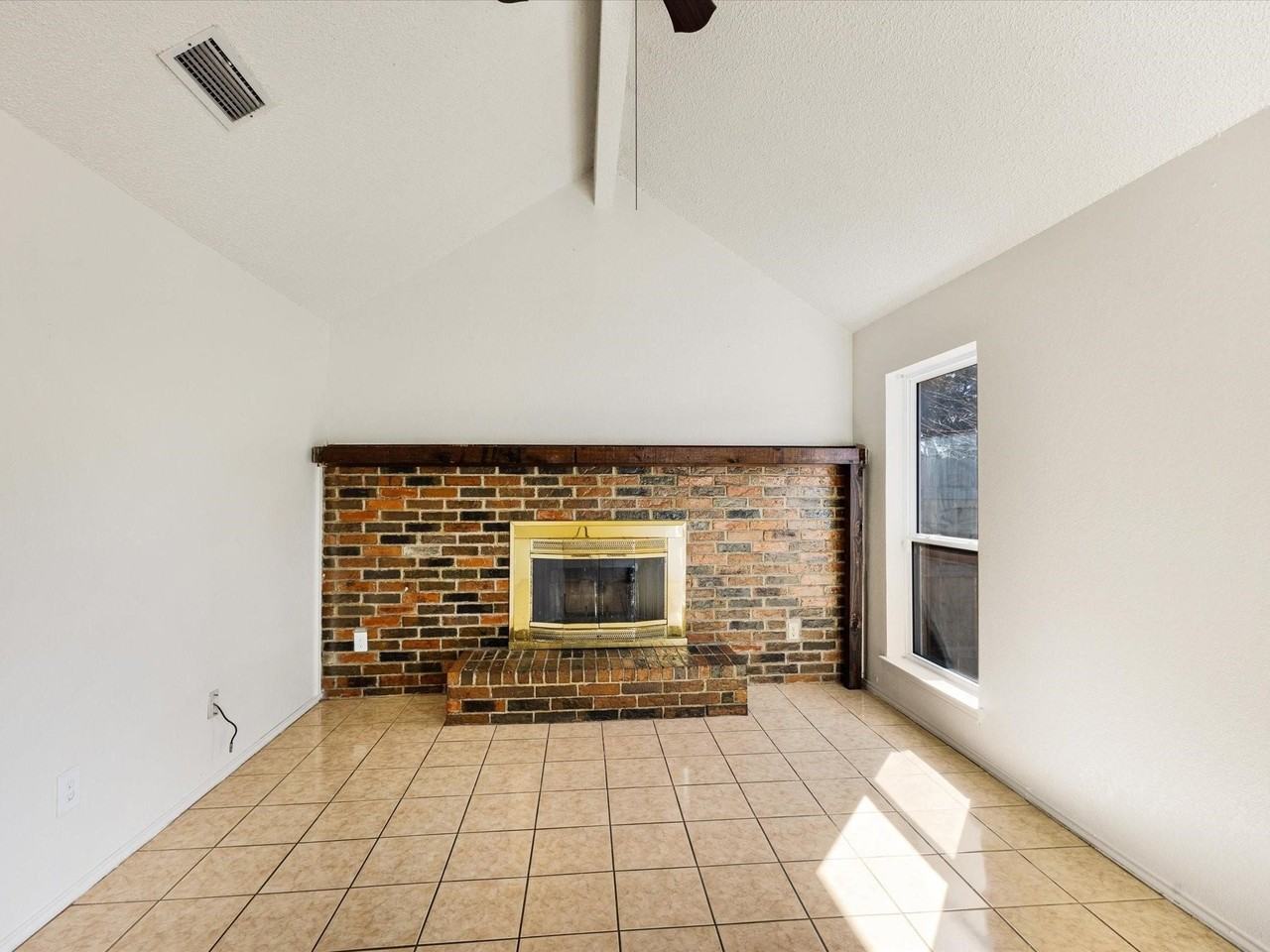 4621 Riverpark Dr - Photo 5 of 24