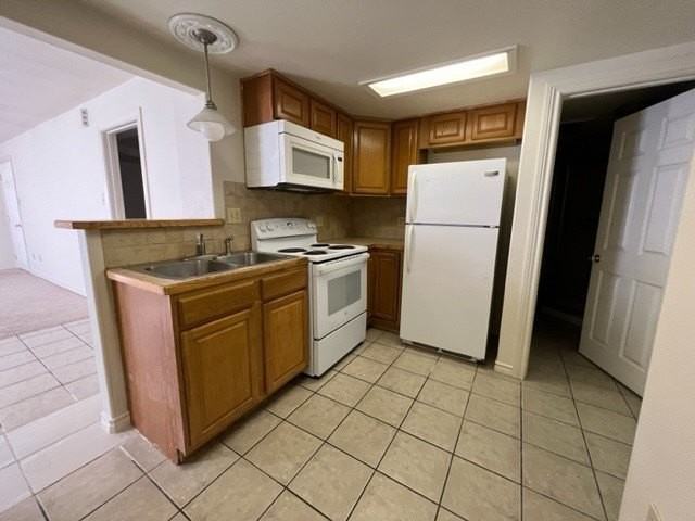 1634 Avenue D #B - Photo 6 of 10