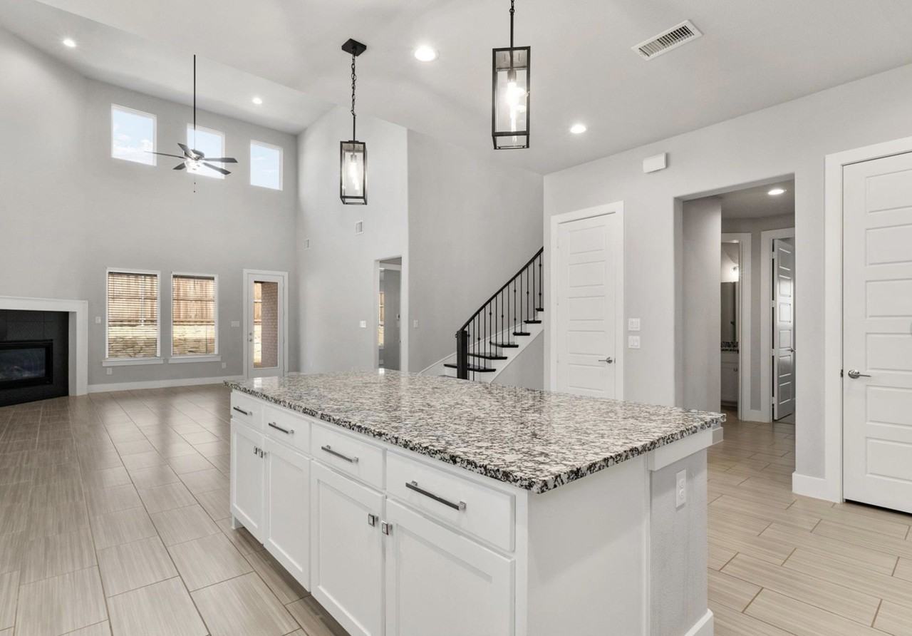 584 Meandering Ln - Photo 7 of 36