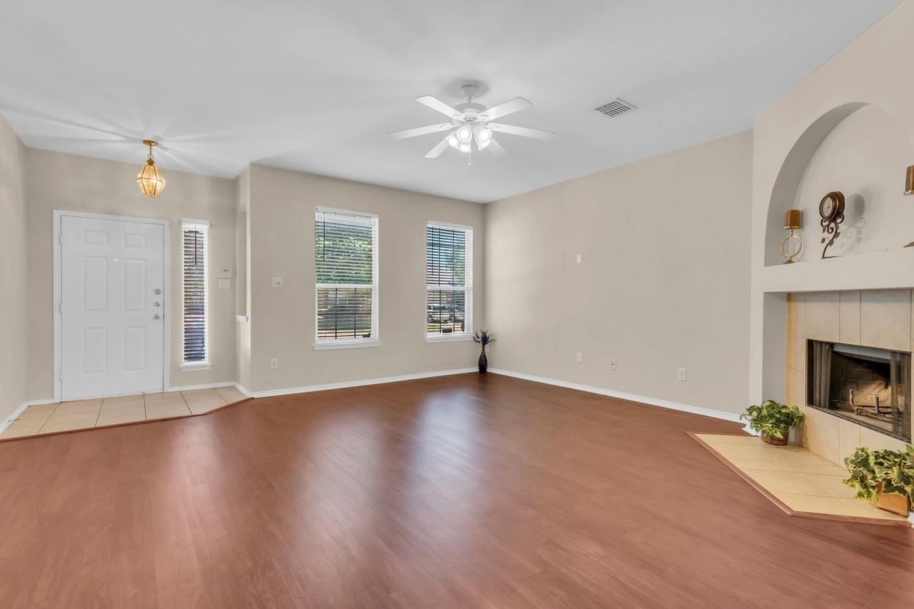 10217 Pear St - Photo 7 of 30