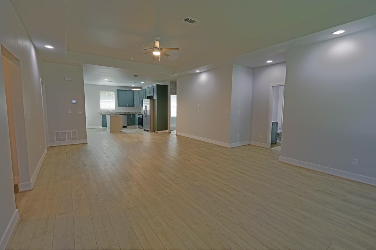 2720 Jewell Rd - Photo 4 of 21
