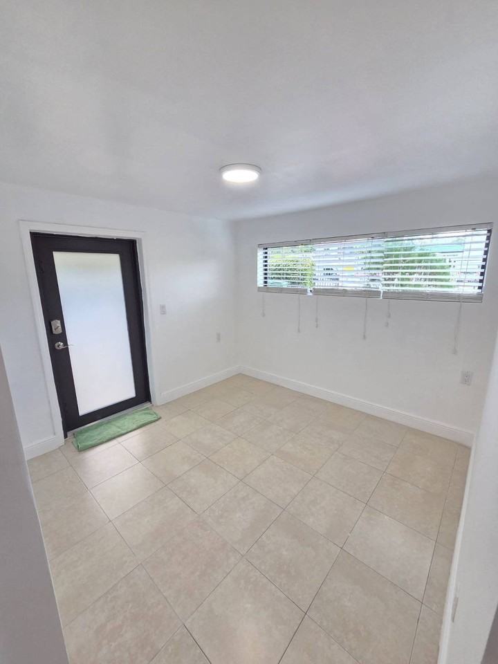 3351 Sw 7th St #3351 - Photo 2 of 5