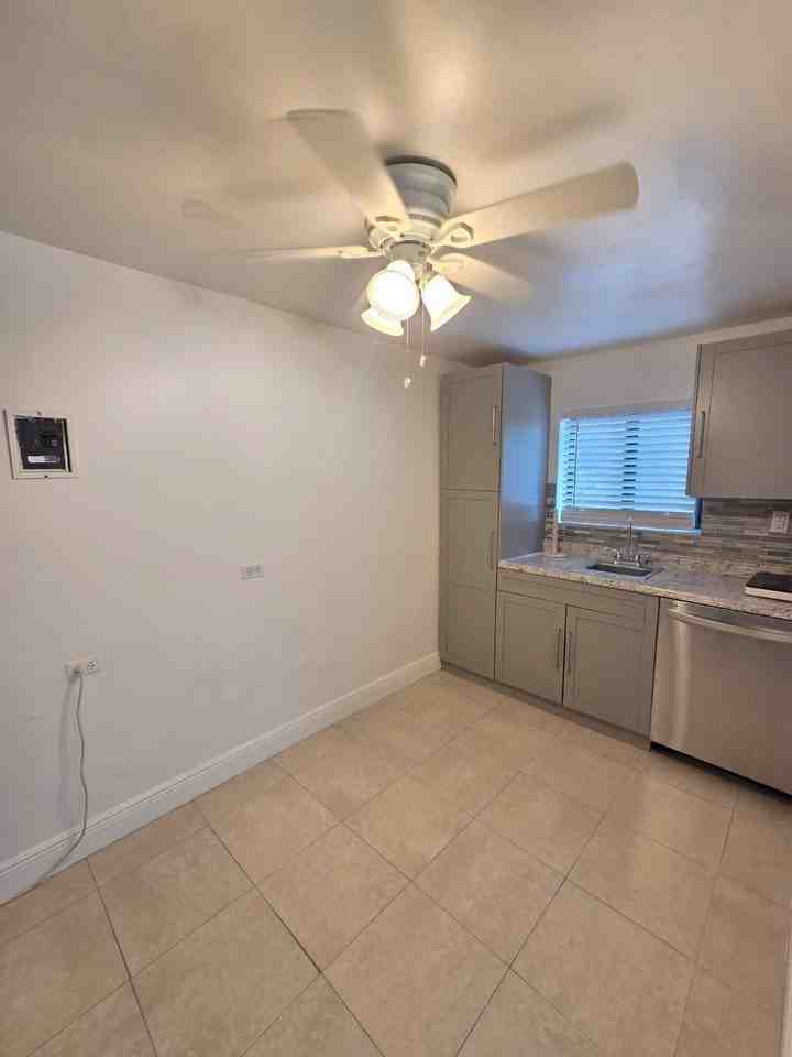 3351 Sw 7th St #3351 - Photo 3 of 5
