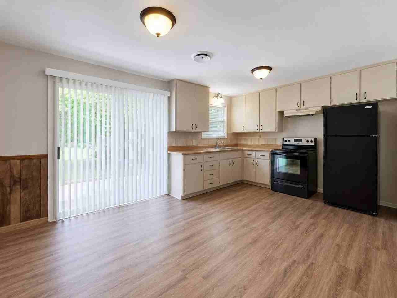1204 Connell Dr - Photo 6 of 11