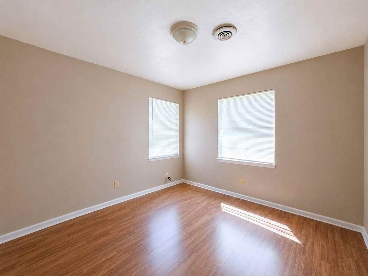 1204 Connell Dr - Photo 7 of 11