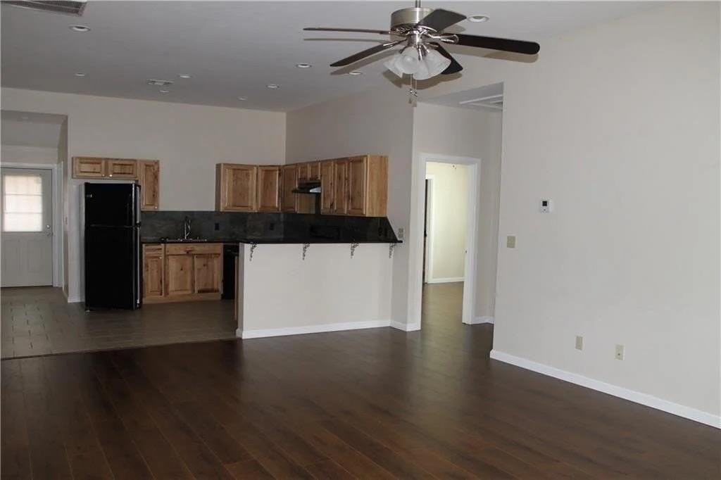 523 E Main St #1 - Photo 3 of 9