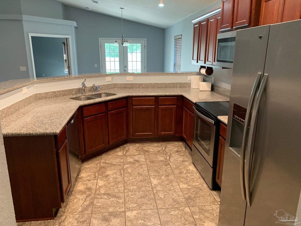 5685 Peach Dr - Photo 5 of 16