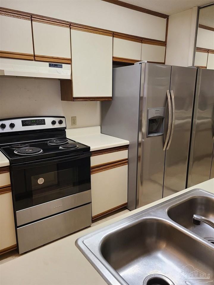 5051 Grande Dr #I1 - Photo 4 of 16