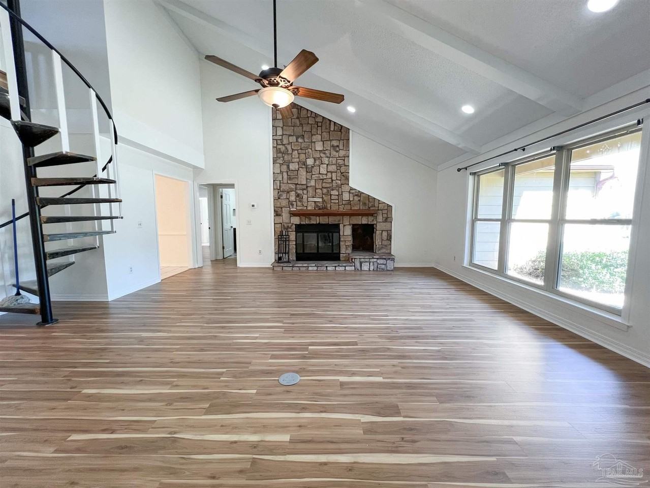 2505 Semoran Dr - Photo 2 of 43