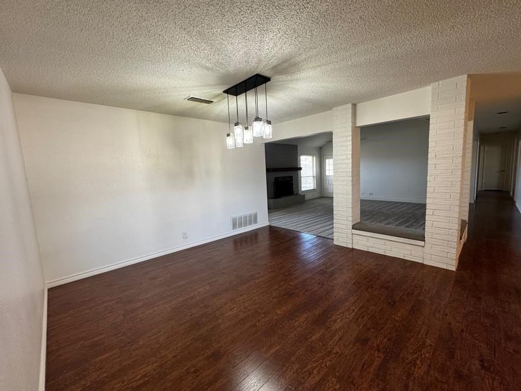 4027 Angelina Dr - Photo 6 of 29