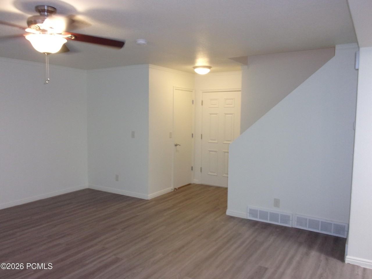 88 E Rainbow Way - Photo 4 of 42