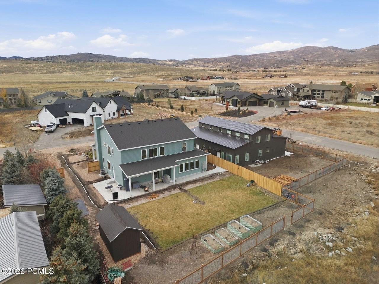 415 Earl St - Photo 2 of 50