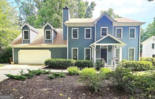 featured image of 290 Oakmere Dr