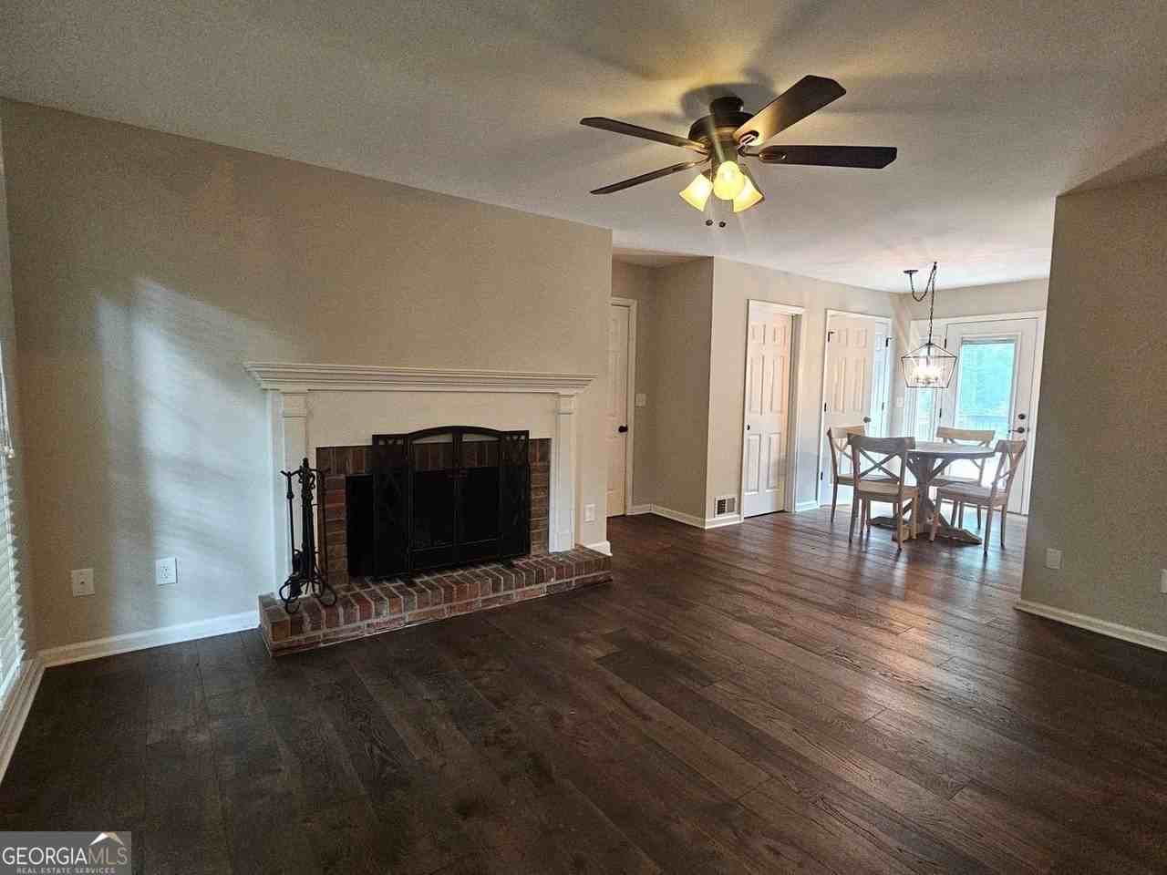 290 Oakmere Dr - Photo 3 of 26