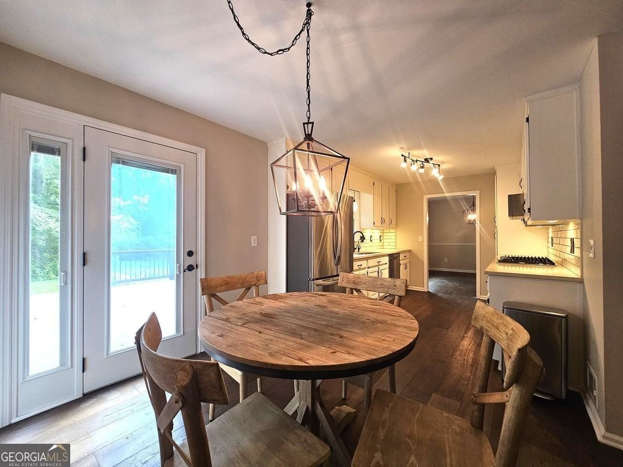 290 Oakmere Dr - Photo 4 of 26