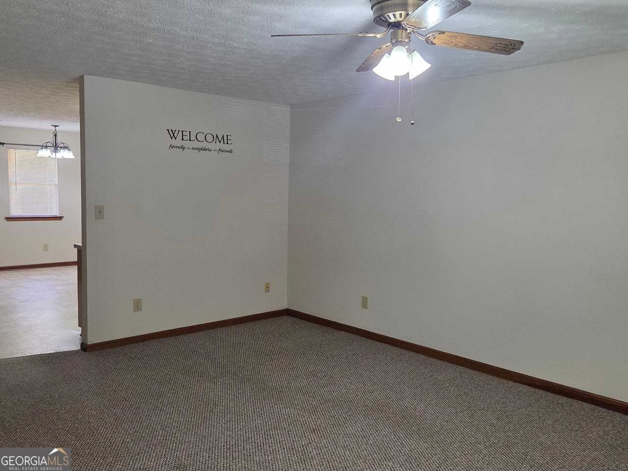 8437 Pineland Dr - Photo 7 of 17