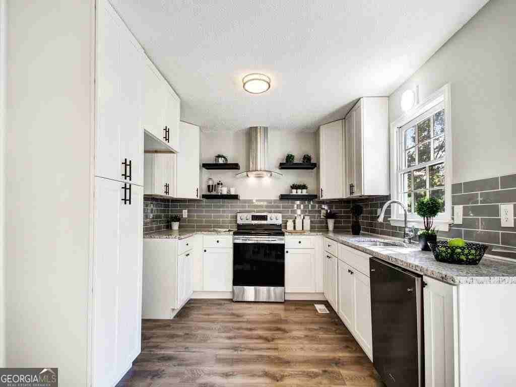 5046 Nebo Rd - Photo 4 of 19