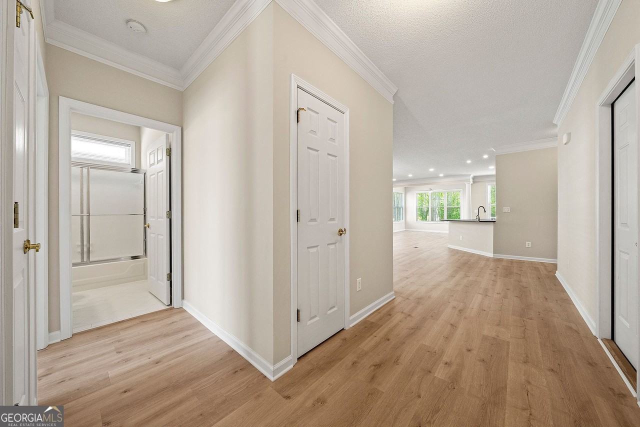 1221 Pinehurst Dr - Photo 3 of 27