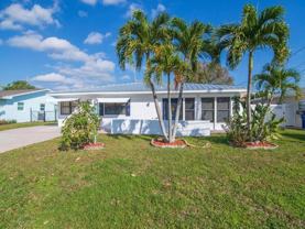 476 19th Pl - Photo 1 of 1