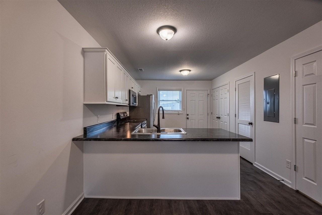100 Commerce St - Photo 5 of 24
