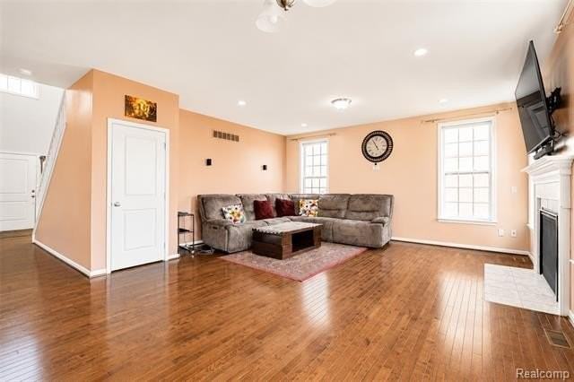 50873 Scarborough Rd - Photo 5 of 33