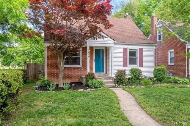 3224 N Altadena Ave - Photo 2 of 17