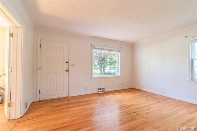 3224 N Altadena Ave - Photo 3 of 17