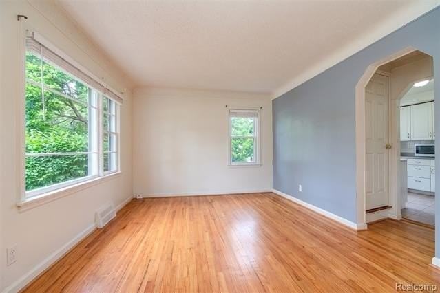3224 N Altadena Ave - Photo 4 of 17
