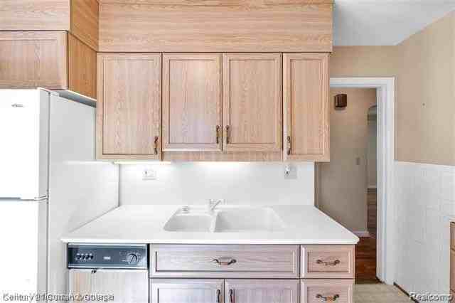 18535 Audette St - Photo 6 of 22