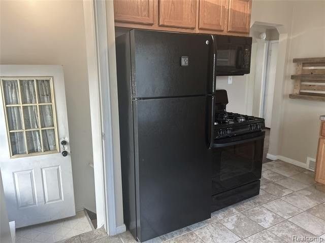 691 E Mapledale Ave - Photo 5 of 11