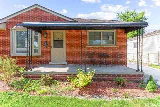 1653 London Ave - Photo 2 of 30
