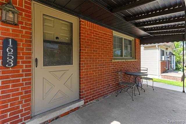 1653 London Ave - Photo 3 of 30