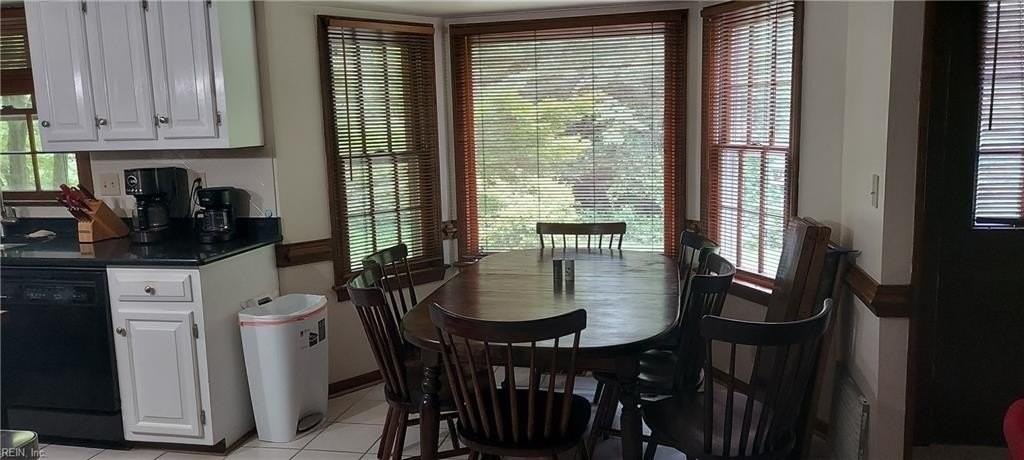 5135 Lake Shores Rd - Photo 4 of 36