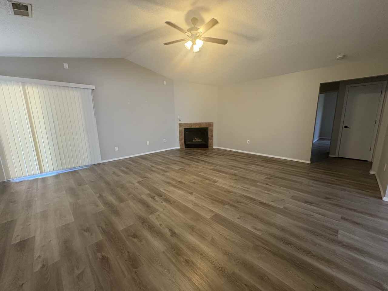 6215 Thais St Nw #1 - Photo 4 of 22