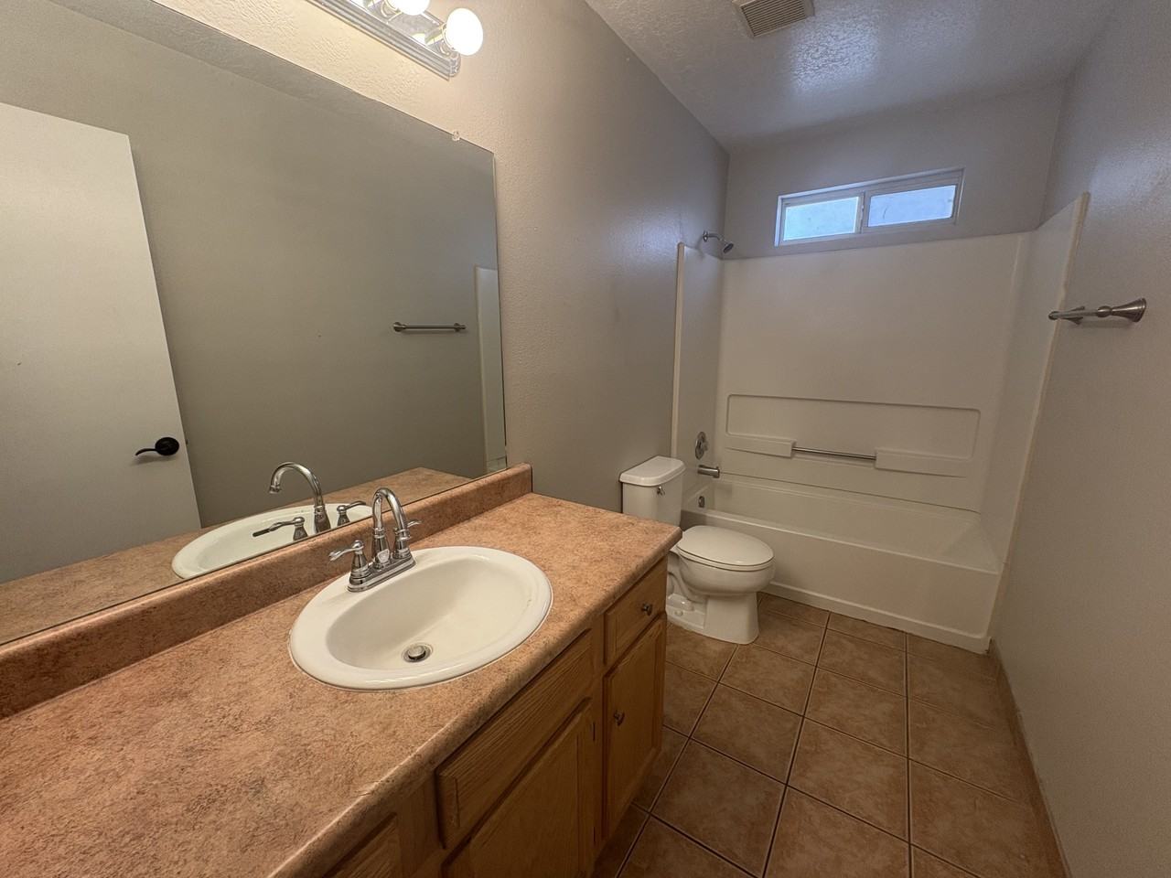 6215 Thais St Nw #1 - Photo 7 of 22
