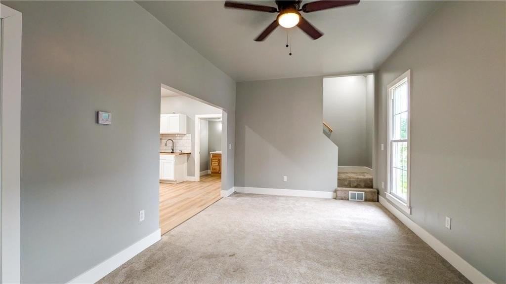 624 E Hawthorne St - Photo 2 of 22