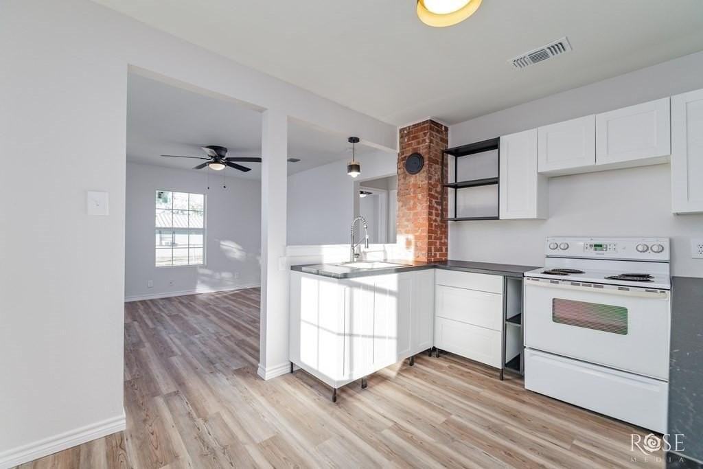 38 W 13th St - Photo 5 of 13