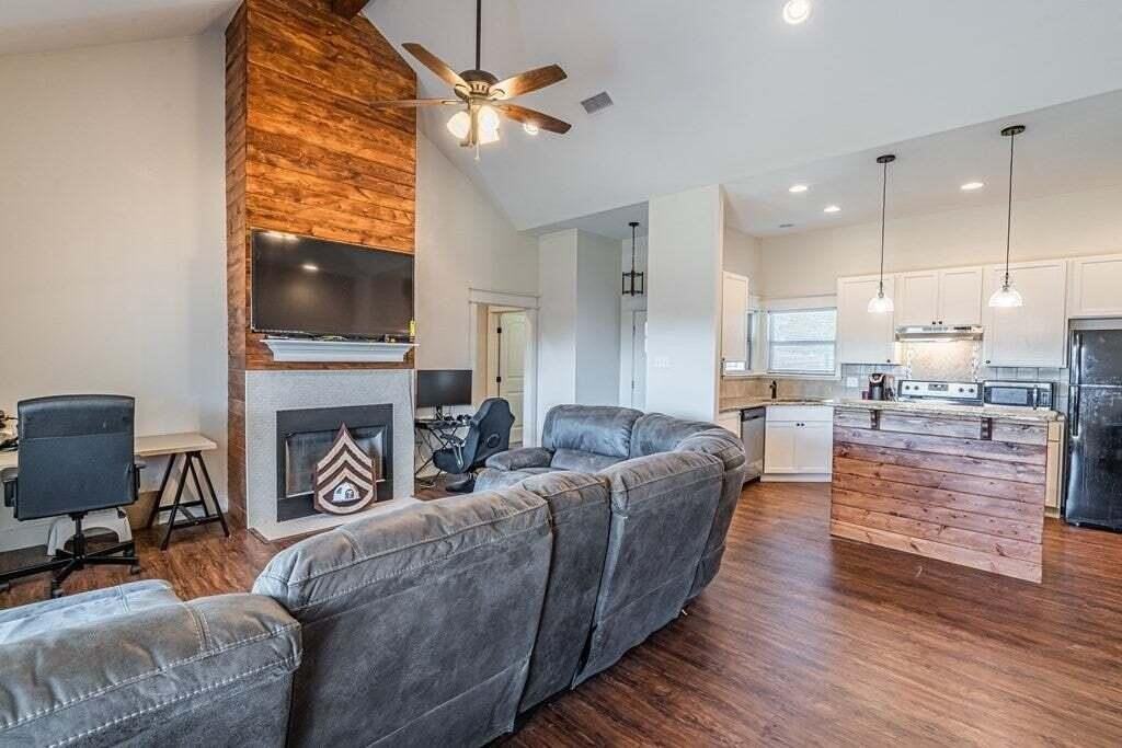 2509 Selman Dr - Photo 2 of 9