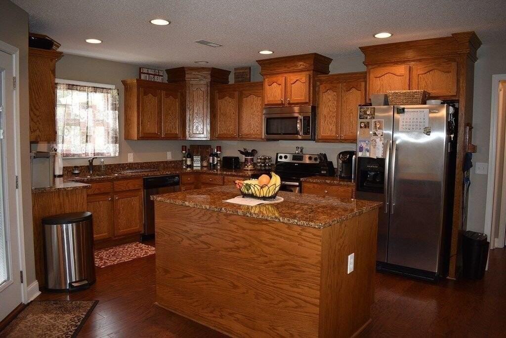 3950 Cantle Dr - Photo 3 of 14
