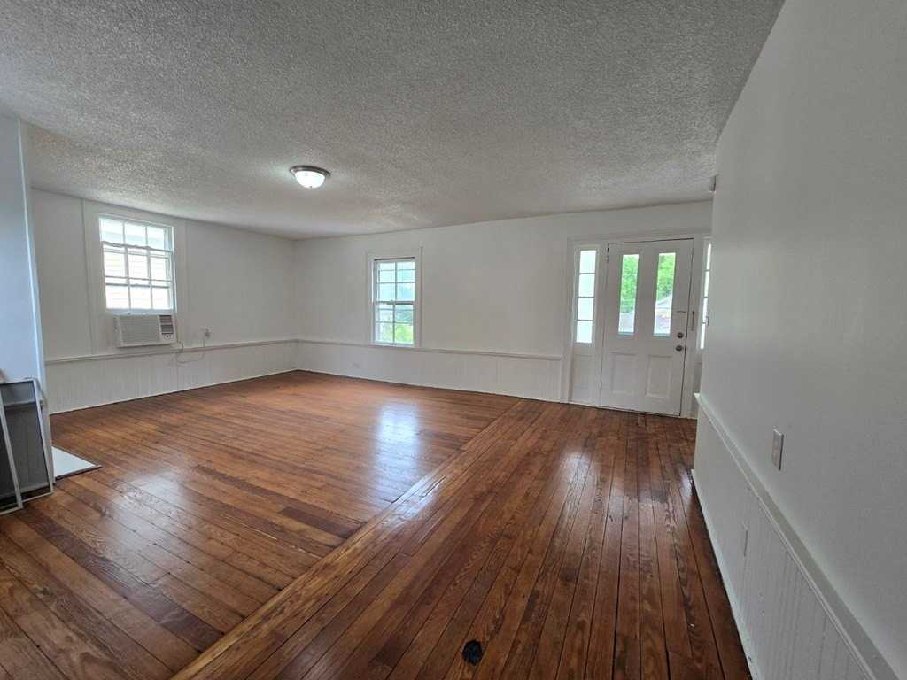 403 W Hampton Ave #C - Photo 7 of 21