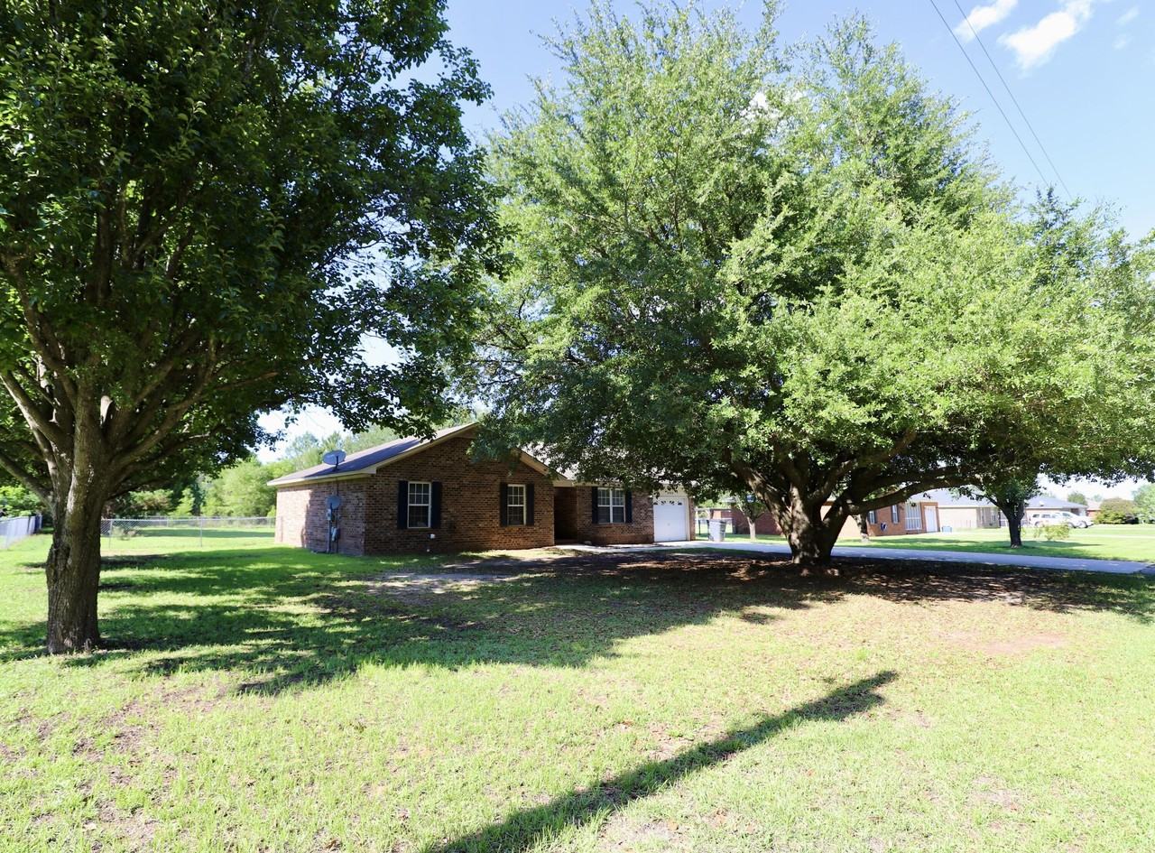 3643 Red Lane Rd - Photo 2 of 50