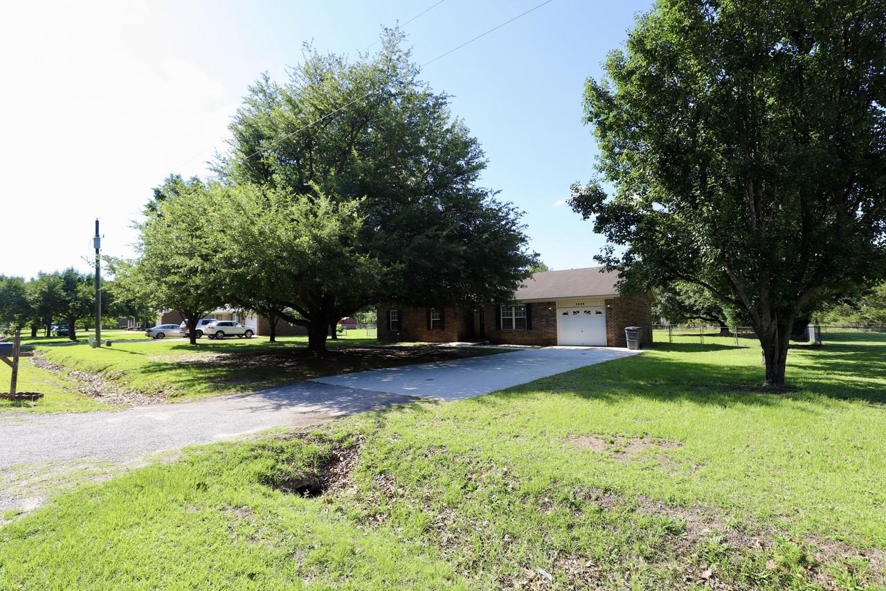 3643 Red Lane Rd - Photo 4 of 50