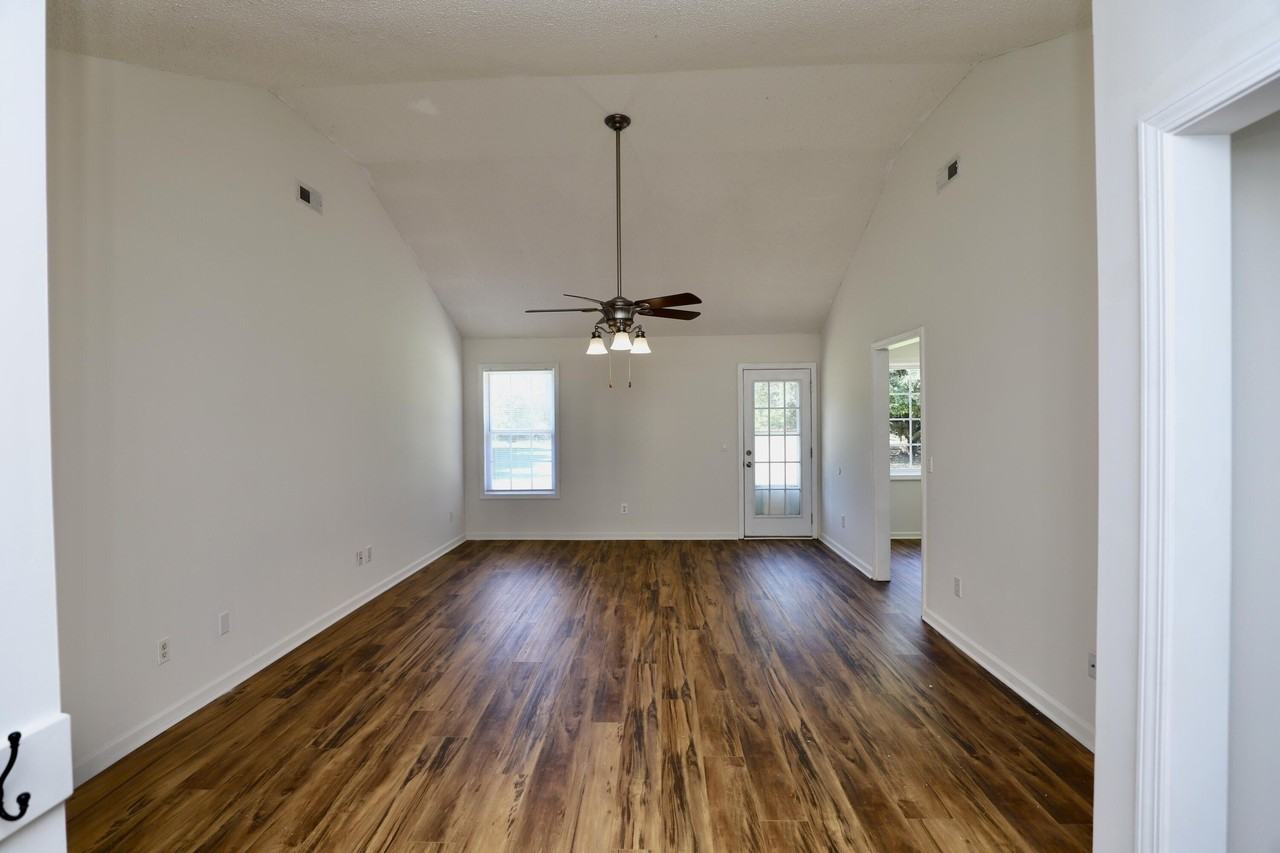 3643 Red Lane Rd - Photo 7 of 50