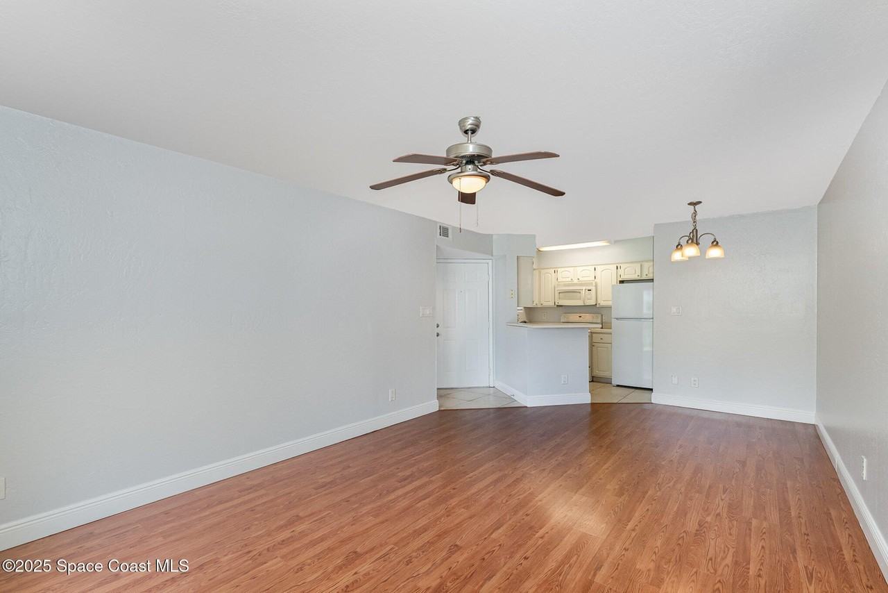 1850 Charlesmont Dr #126 - Photo 5 of 30