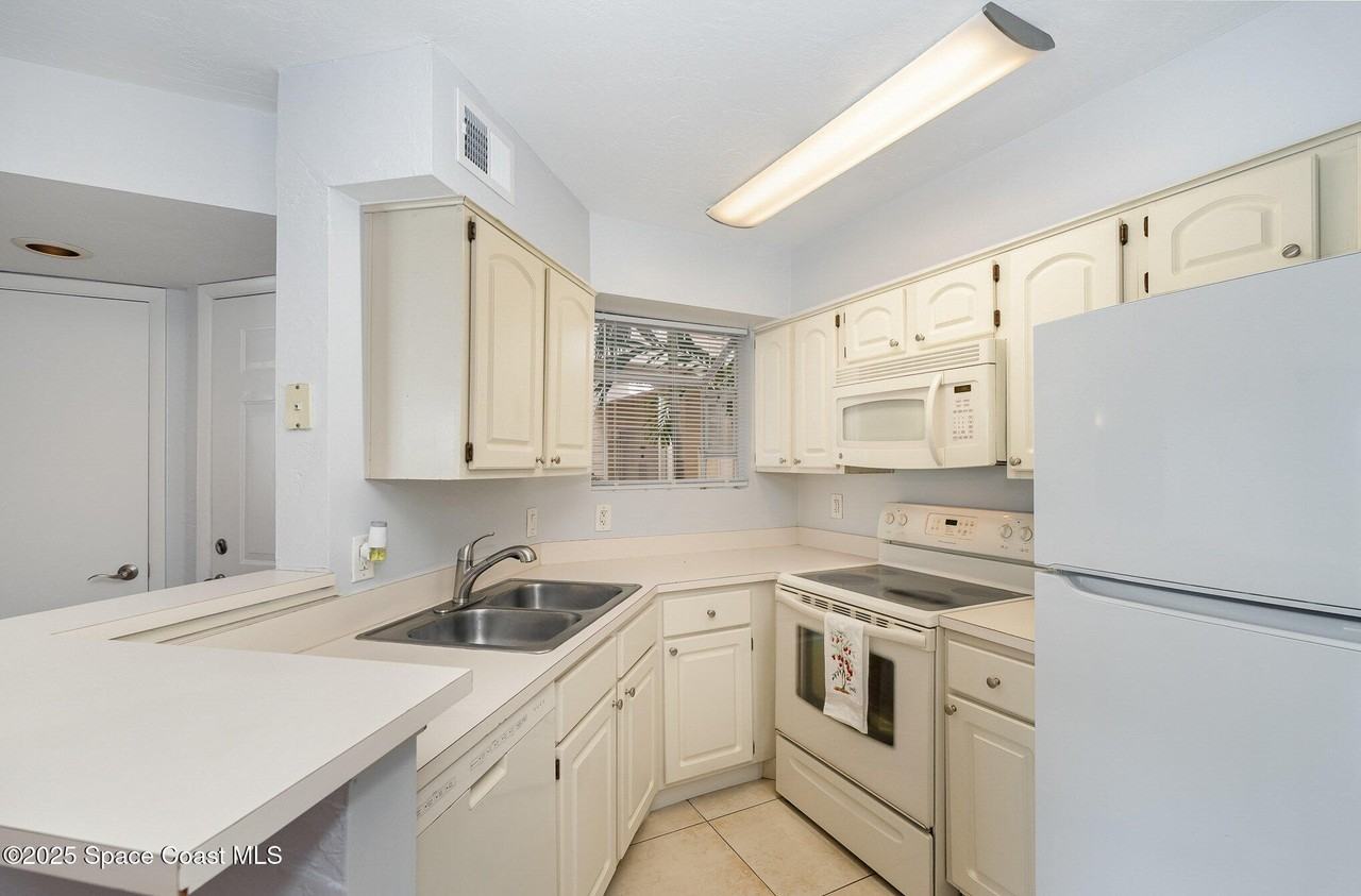 1850 Charlesmont Dr #126 - Photo 7 of 30
