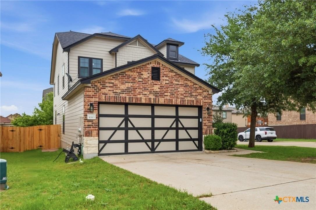 1083 Tumbleweed Trl - Photo 2 of 32