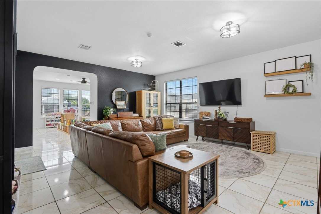 1083 Tumbleweed Trl - Photo 6 of 32