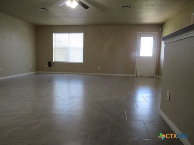 4601 Lloyd Dr - Photo 3 of 9