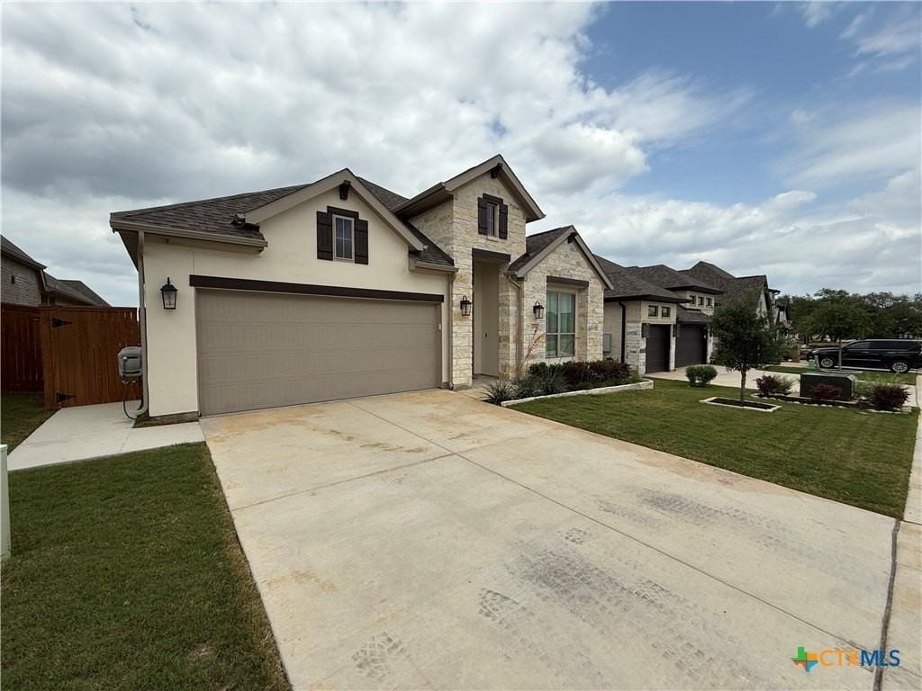 2216 Prado Dr - Photo 2 of 23