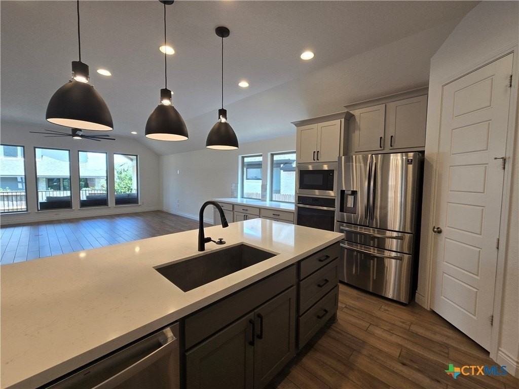 2216 Prado Dr - Photo 6 of 23